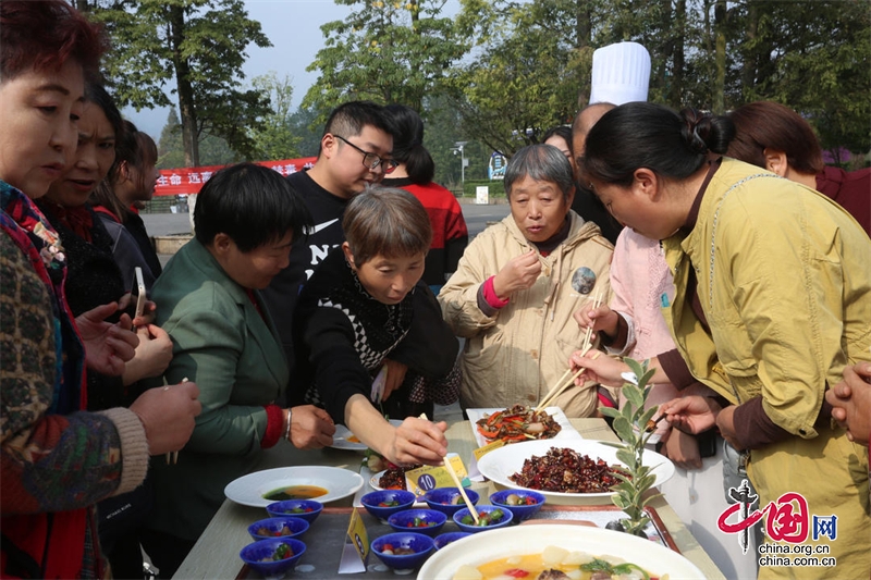 美食做“媒”经济唱“戏” 都江堰“茅茅说食话”美食之旅完美收官ayx爱游戏(图4)