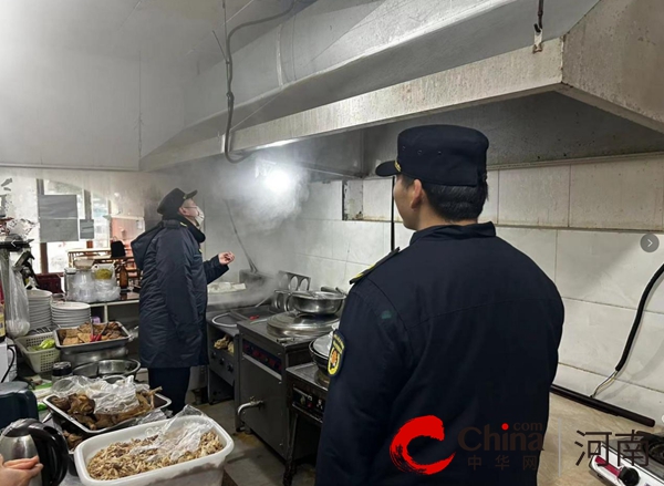 驻马店开发区城市管理局：治理餐饮油烟 净化城市空气(图3)