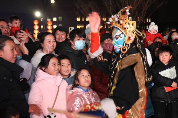 品非遗美食、赏花灯许愿临港新片区元宵节主题游园会好看又好玩ayx爱游戏(图2)