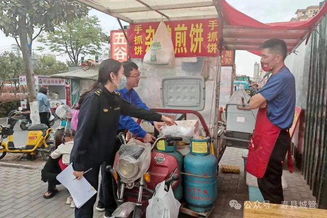 寿县城管局开展夜市饮食摊群点大排查(图3)